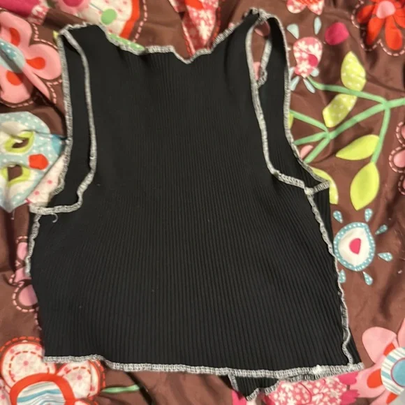 SHEIN Ribbed Cropped Tank - Picture 2 of 5